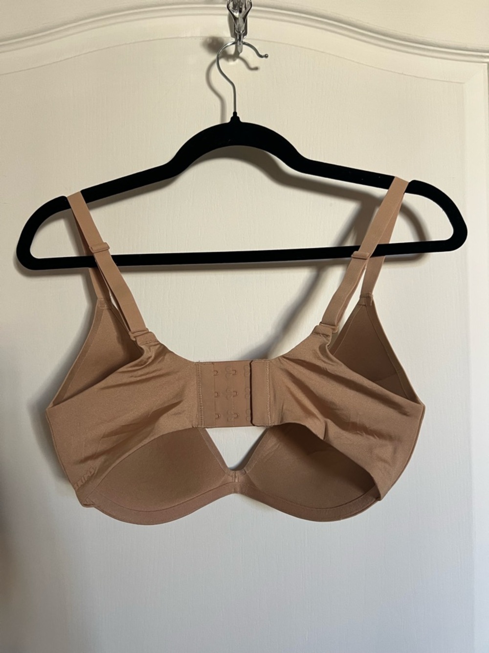 Skims Seamless Nude Wireless Push Up Bra - Smooth Support View 2